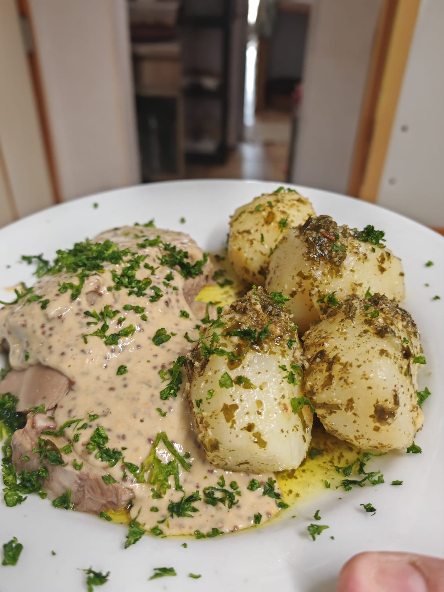 Plat traditionnel fait maison servi au restaurant L'Ayguillette